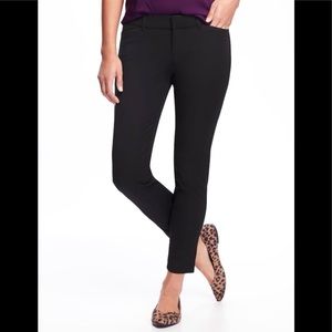 Old Navy Mid Rise Pixie Pant